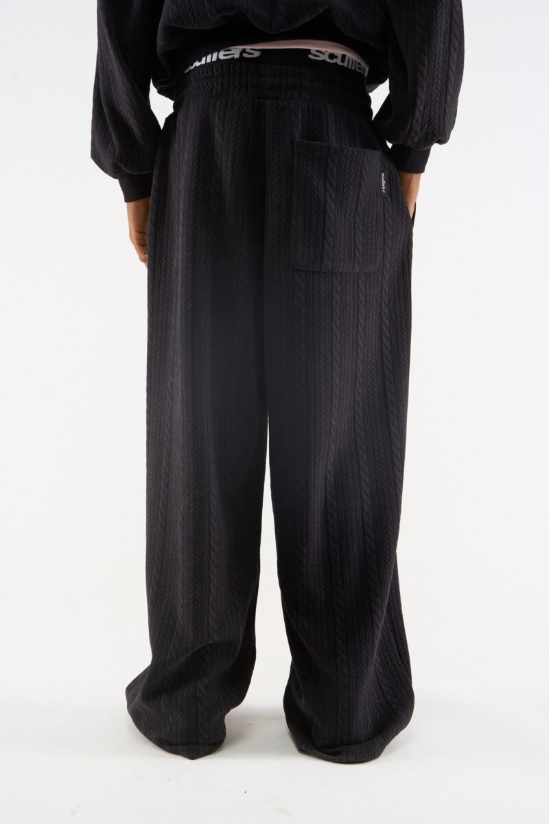 DROP_9_Y_100266_1.jpg DROP_9_Y_100266_1.jpg