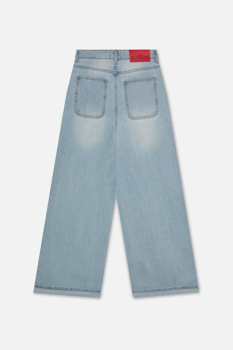 KissmeBluePants_SEM51_2.jpg KissmeBluePants_SEM51_2.jpg