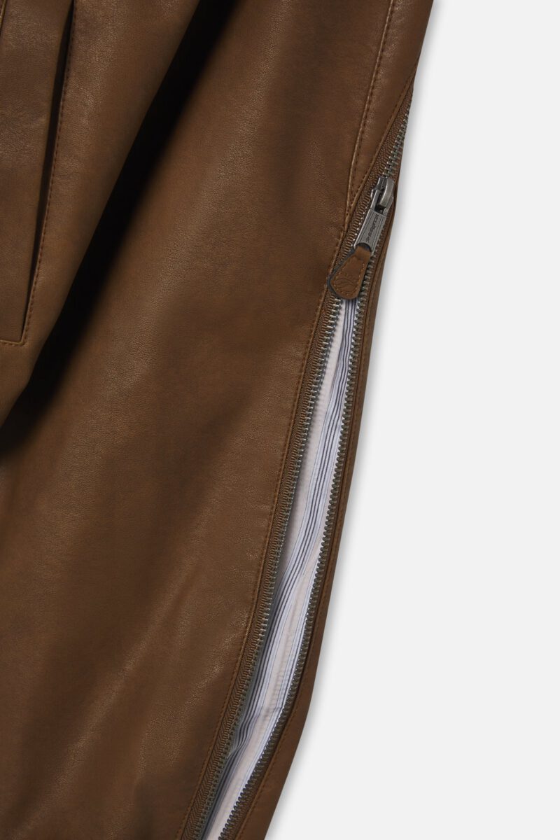 LisbonBrownBomberJacket_SEM51_3.jpg LisbonBrownBomberJacket_SEM51_3.jpg