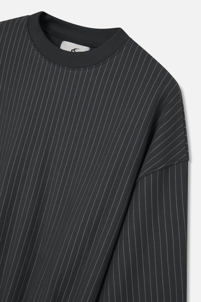 PinstripeDarkGreyCrewneck_SEM42_3.jpg PinstripeDarkGreyCrewneck_SEM42_3.jpg
