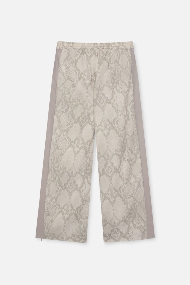 Snake_Light_Grey_Pants_2.jpg Snake_Light_Grey_Pants_2.jpg