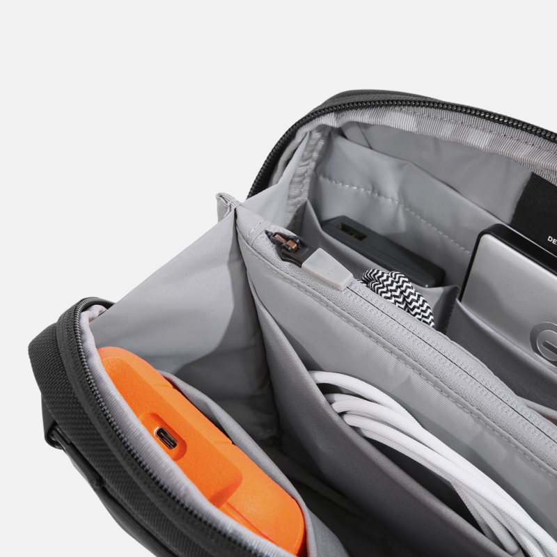 10AER31018_cablekit3_zipper.png 10AER31018_cablekit3_zipper.png