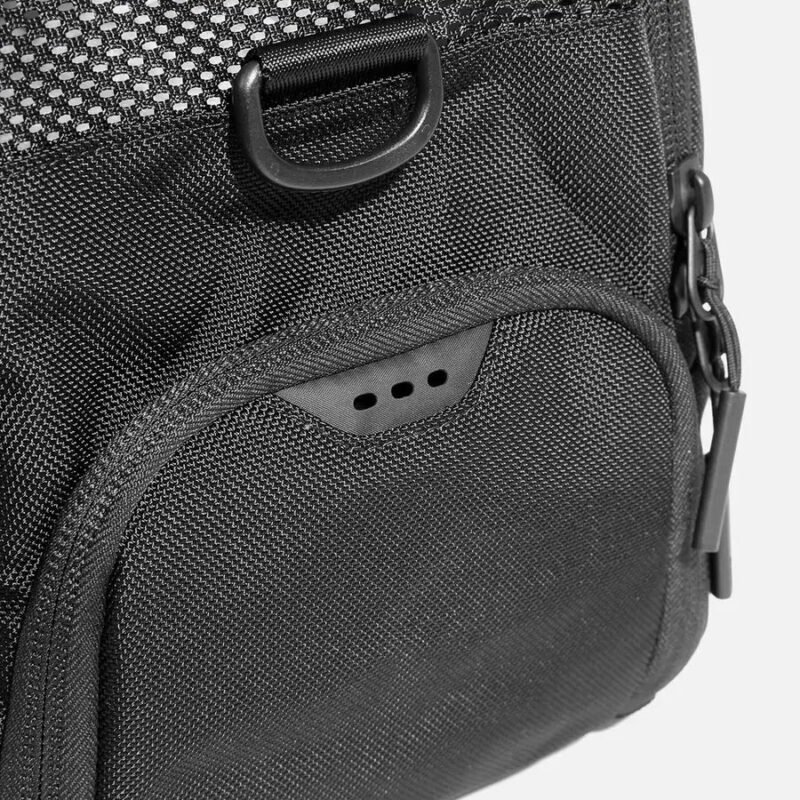 AER11014_gymduffel3_black_ventilation_b06156cb-71a3-4efa-887a-8c18970c6a51.jpg AER11014_gymduffel3_black_ventilation_b06156cb-71a3-4efa-887a-8c18970c6a51.jpg
