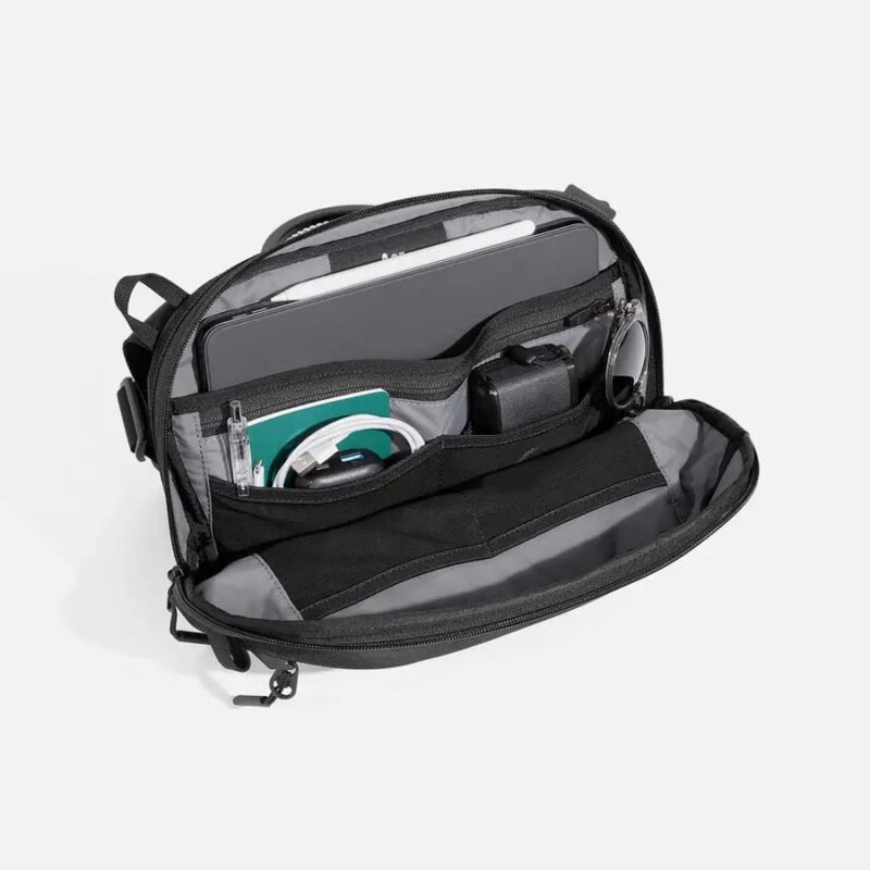 AER21038_daysling3max_black_interior_1b1823c4-4699-488b-87ab-833fb817d2cb.jpg AER21038_daysling3max_black_interior_1b1823c4-4699-488b-87ab-833fb817d2cb.jpg