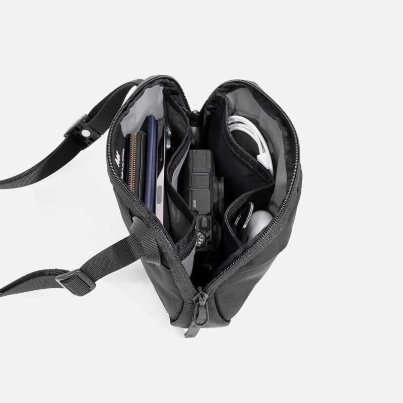 AER21044_gosling2_black_openside_fd6537ff-2662-41a5-adc9-24a212f35c17.jpg AER21044_gosling2_black_openside_fd6537ff-2662-41a5-adc9-24a212f35c17.jpg