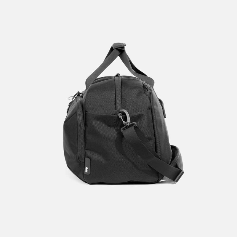 AER21048_travelweekender_black_sideright.jpg AER21048_travelweekender_black_sideright.jpg