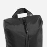 AER21055_zipbagsmall_black_zipperdetail.jpg