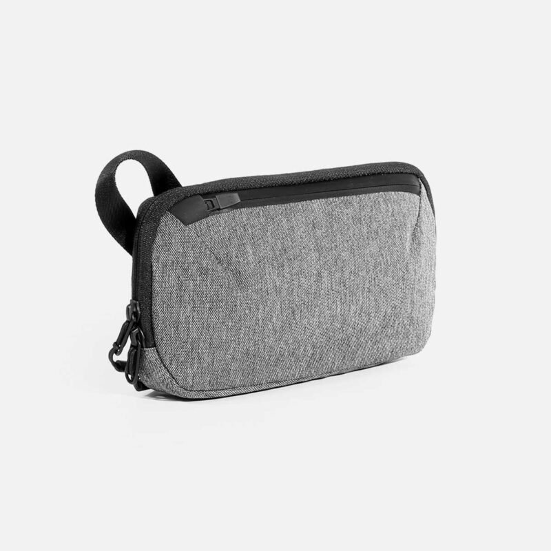 AER22028_slimpouch_gray_34.jpg AER22028_slimpouch_gray_34.jpg