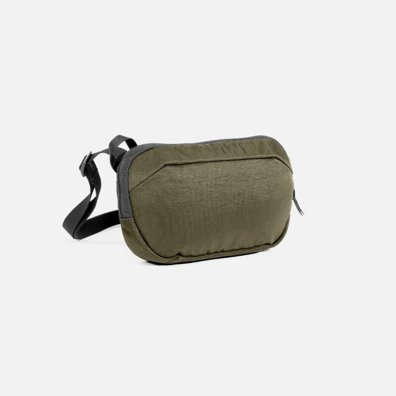 AER25044_gosling2_olive_34hero.jpg AER25044_gosling2_olive_34hero.jpg