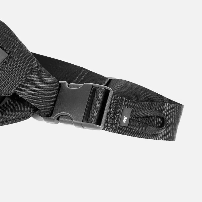 AER41007_citysling3straplarge_black_buckle.jpg AER41007_citysling3straplarge_black_buckle.jpg