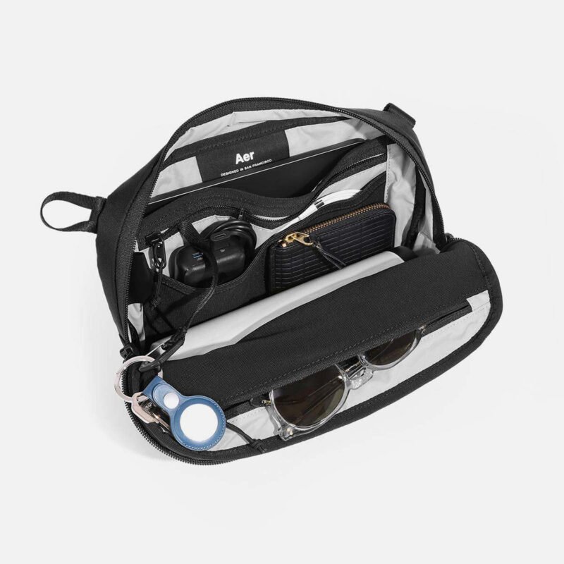 AER61003_prosling_black_interior.jpg AER61003_prosling_black_interior.jpg