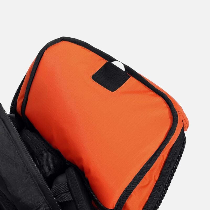 AER91011_citypackxpac_airtag.jpg AER91011_citypackxpac_airtag.jpg