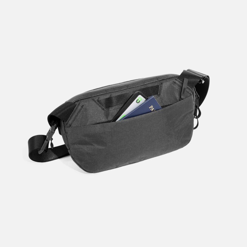 AER91042_daysling3_ultra_backpocket.jpg AER91042_daysling3_ultra_backpocket.jpg