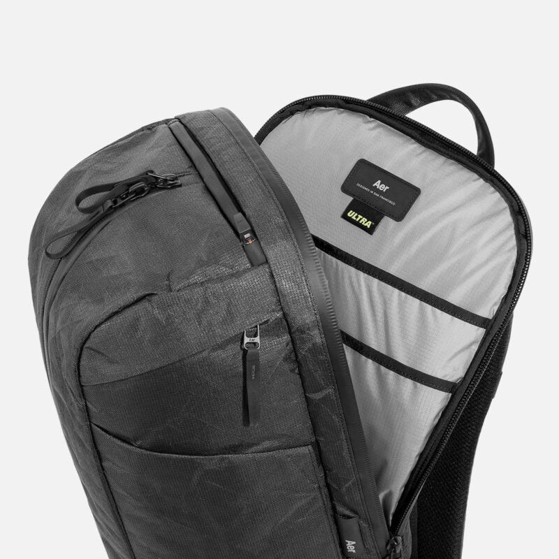 AER91046_duffelpack3_ultra_laptop.jpg AER91046_duffelpack3_ultra_laptop.jpg