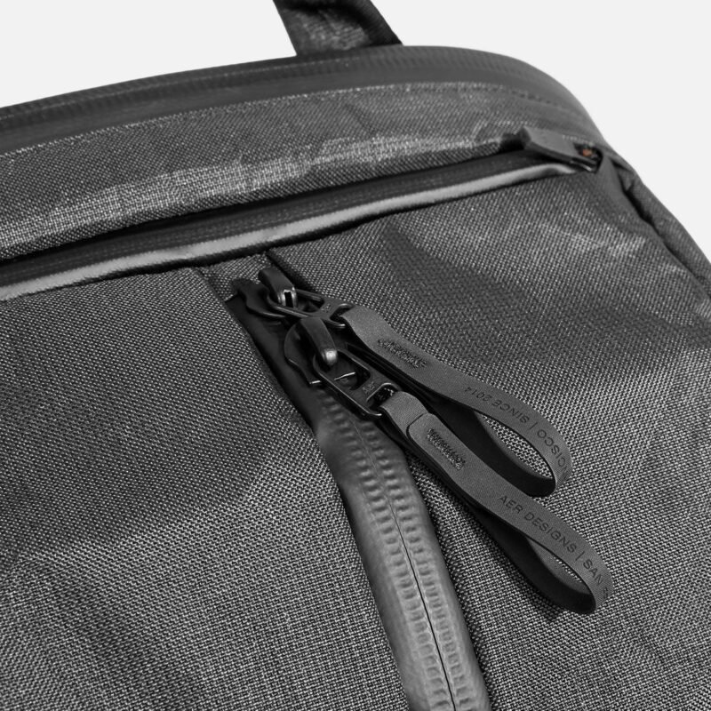 AER91046_duffelpack3_ultra_zipperdetail.jpg AER91046_duffelpack3_ultra_zipperdetail.jpg