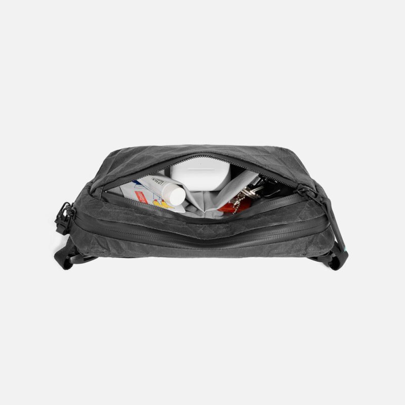 AER91061_7_ultrasling_frontpocket.jpg AER91061_7_ultrasling_frontpocket.jpg