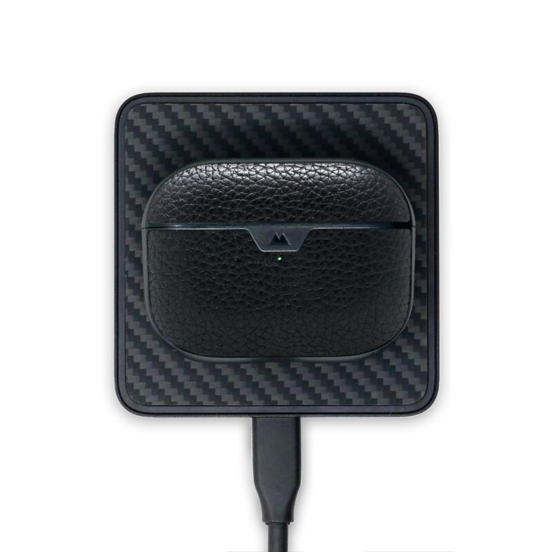 BlackLeather_AirPodsPro_2000x2000_Charging.jpg BlackLeather_AirPodsPro_2000x2000_Charging.jpg