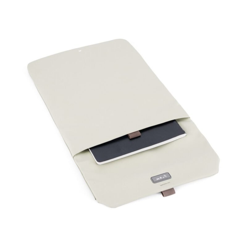 LEMMY_UniversalLaptopSleeve_Stone_Large_2000x2000_RearPocketWithNotebook_4d97167d-9222-4115-8518-907cc98d0e0e.jpg LEMMY_UniversalLaptopSleeve_Stone_Large_2000x2000_RearPocketWithNotebook_4d97167d-9222-4115-8518-907cc98d0e0e.jpg