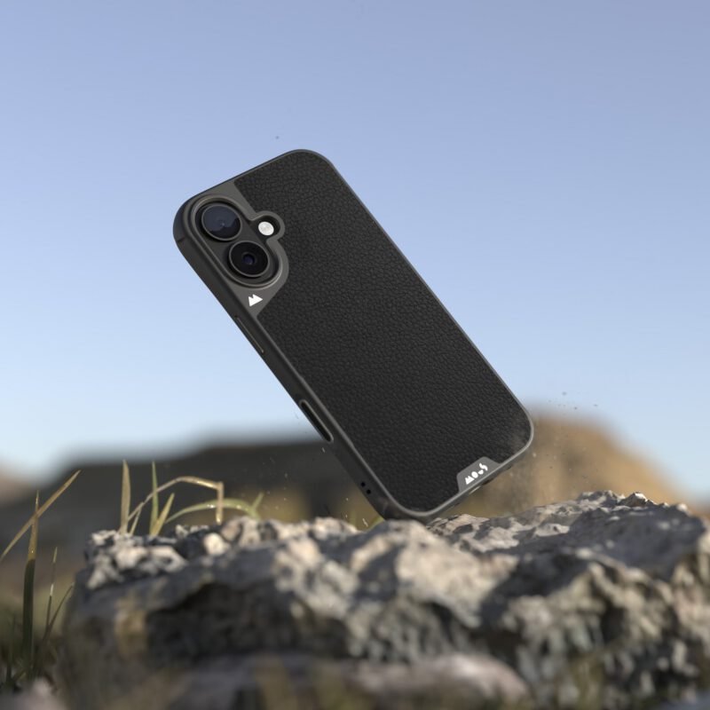 Lim_6_Std_BlackLeather_Dropshot.jpg Lim_6_Std_BlackLeather_Dropshot.jpg