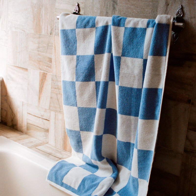 earl-of-east-hay-blue-check-bath-towel.jpg earl-of-east-hay-blue-check-bath-towel.jpg